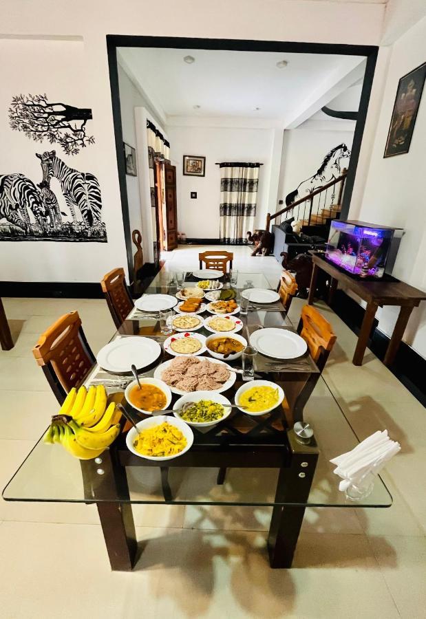 Gold Crown Residence Dambulla Ngoại thất bức ảnh